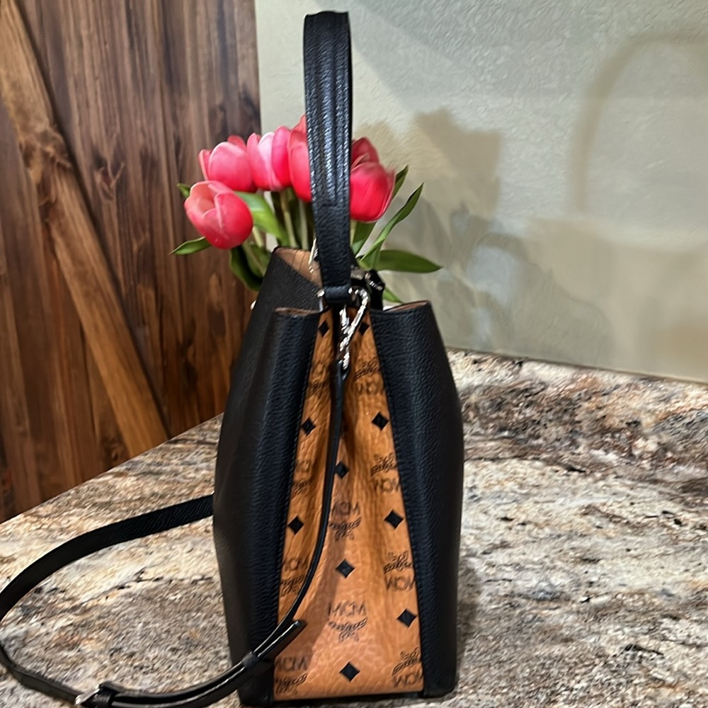 MCM Leather Visetos Shoulder Bag - Picture 3 of 12